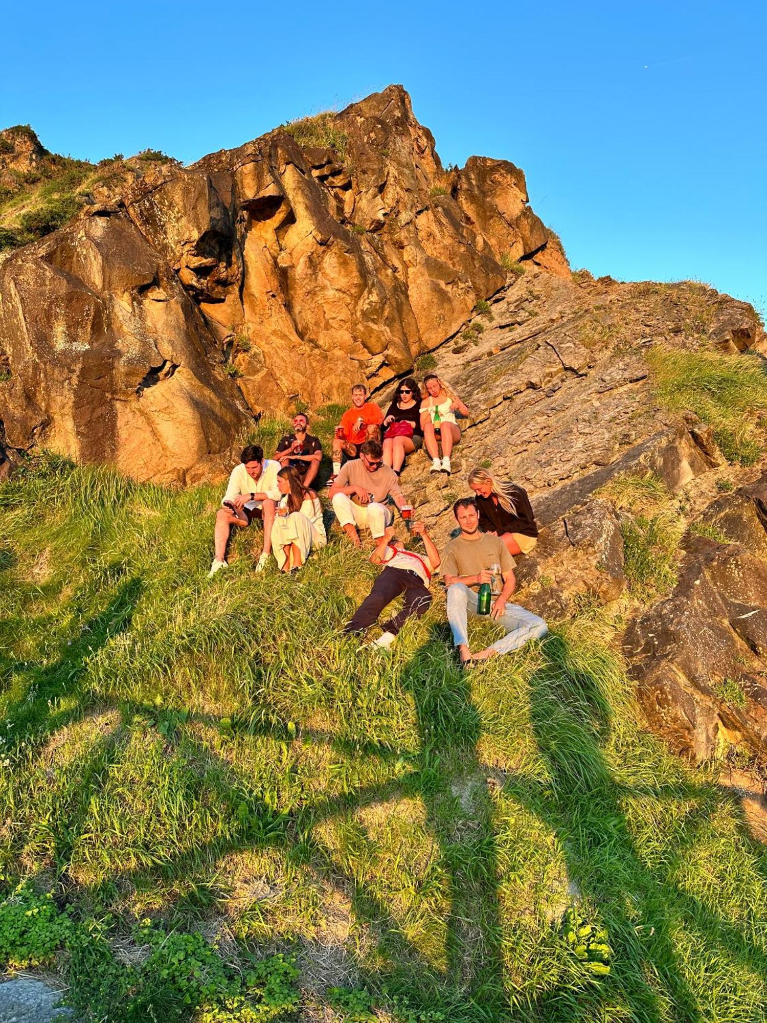 Aia Surf Camp San Sebastian Partyhostel المظهر الخارجي الصورة