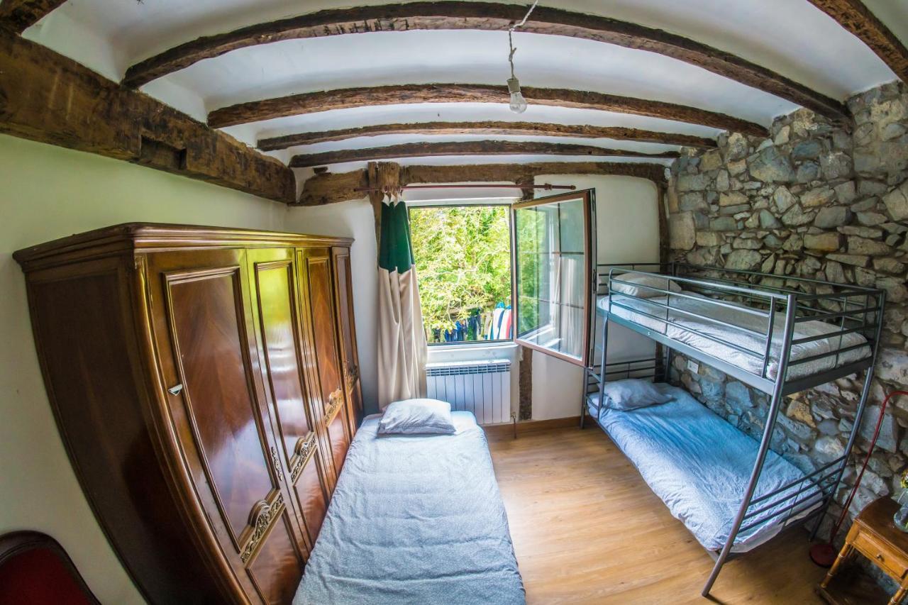 Aia Surf Camp San Sebastian Partyhostel المظهر الخارجي الصورة